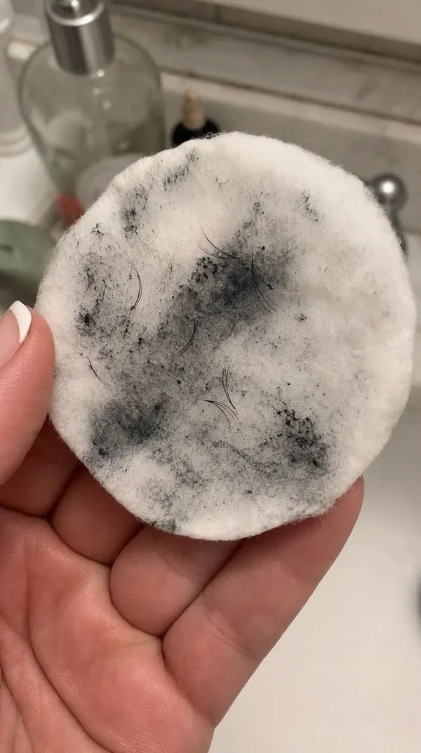 Kivora mascara — signs